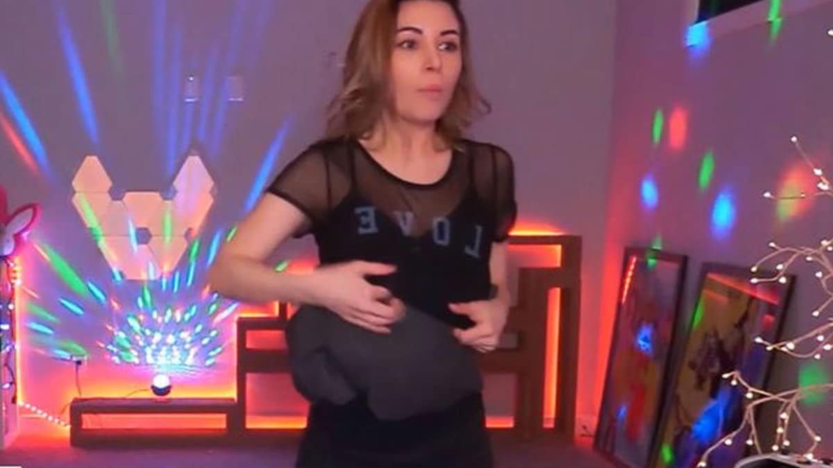 Alinity unflattering nip slip video earns her only a 3 day ban off Twitch