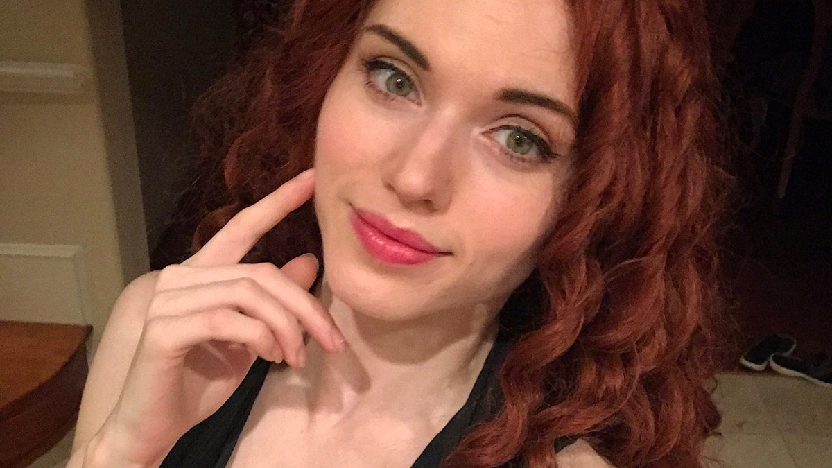 Lawmaker angry after Amouranth promoted OnlyFans to his underage son