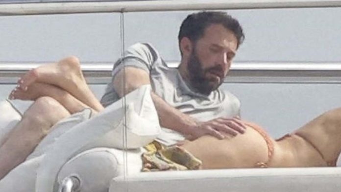 Ben Affleck caught fondling Jennifer Lopez's butt on superyacht