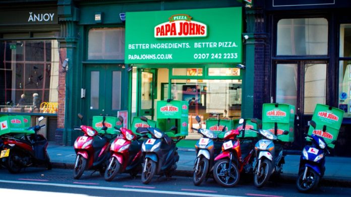 Papa John's delivery guy refuses to handover pizza to unvaccinated customer