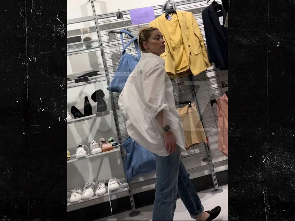Amber Heard shopping at TJ Maxx (image property of TMZ)